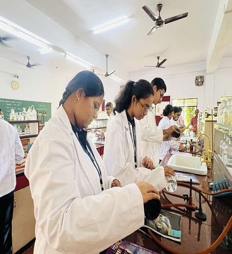 CHEMISTRY  LAB view 7